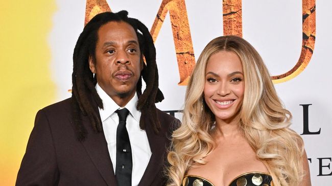 Jay-Z dan Beyonce disebut merasa kaget anak kembar mereka diserang oleh Kanye West dan kini mempertimbangkan untuk mengambil langkah hukum.