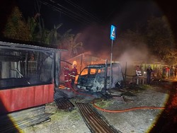 2 Kios-1 Mobil Terbakar di Walenrang Luwu Diduga gegara Korsleting