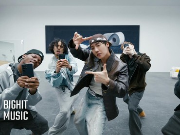 img-title Lirik Lagu Mona Lisa - J-Hope
