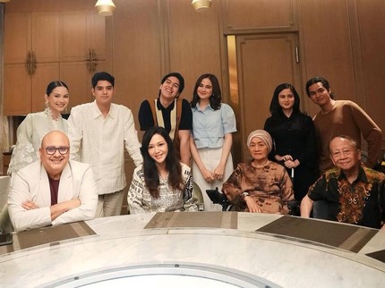 Momen Maia Estianty & Irwan Mussry Buka Puasa Bersama Al, El, Dul, Lengkap dengan Ketiga Calon Mantu