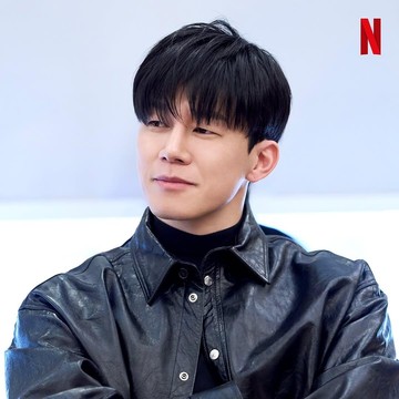 Jadi Penopang Finansial Keluarga, Ini Kisah Perjuangan Aktor Korea Kim Moo Yeol hingga Tenar