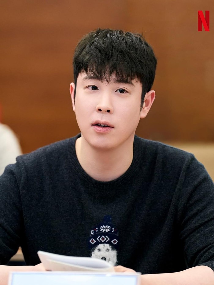 Potret P.O saat pembacaan naskah untuk True Lessons/ Foto: instagram.com/netflixkr