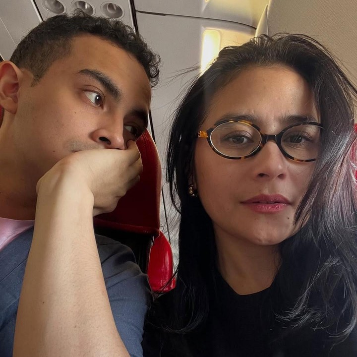 <p>Artis cantik Prilly Latuconsina diketahui memiliki hobi traveling, Bunda. Belum lama ini, dirinya <em>backpacker-</em>an ke Singapura bersama sang kekasih, Omara Esteghial. (Foto: Instagram: @omara.esteghial)</p>