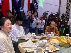 Puan dan Jokowi Duduk Satu Meja Bareng Paloh di Bukber NasDem