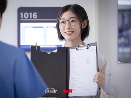 5 Potret Kehidupan Sehari-hari Han Ye Ji,  Pemeran Kim Sa Bi di Drakor Resident Playbook