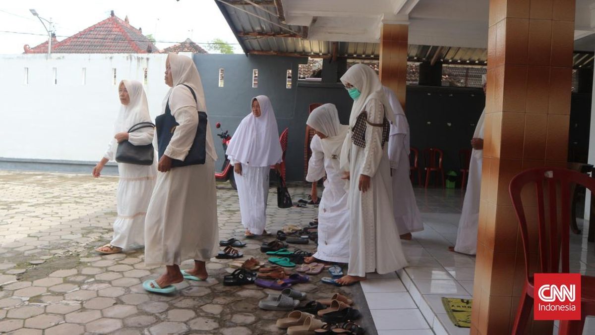 PKB Salat Gaib Usai Politisinya Tewas dalam Kecelakaan Bus Saat Umrah