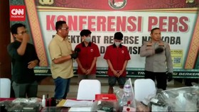 VIDEO: Polisi Ungkap Sindikat Home Industri Sinte Cair di Palembang