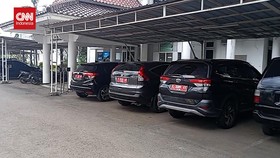 VIDEO: Bupati Karawang Larang ASN Mudik Pake Mobil Dinas