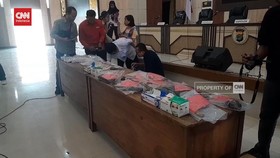 VIDEO:Polisi Temukan Uang 21 Juta di Lokasi Judi Sabung Ayam Way Kanan