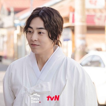 Comeback Akting, Xiumin EXO Ceritakan Tentang Karakternya di Drakor Heo's Dinner