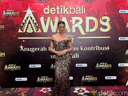 Eva Scolaro Meriahkan detikBali Awards 2025 dengan Penampilan Spesial