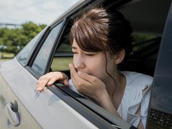 9 Cara agar Tidak Mabuk Perjalanan Saat Naik Mobil, Apa Saja Penyebabnya?