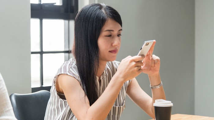 img-title Males Muncul di Grup Alias Jadi Silent Reader? Ini 5 Sifat Unik yang Kamu Punya!