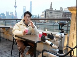 Influencer China Sewa Robot Rp 22 Juta per Hari untuk Jadi Teman Kencan
