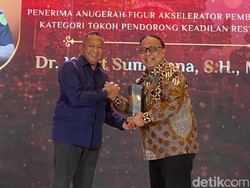 Dorong Keadilan Restoratif, Kajati Bali Sumedana Raih detikBali Awards 2025