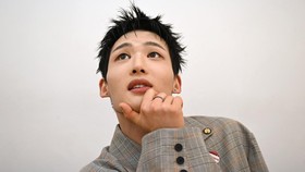 FOTO: Hyuk dan Seok, Pembelot Korut Siap Debut Jadi Idol Kpop 1VERSE