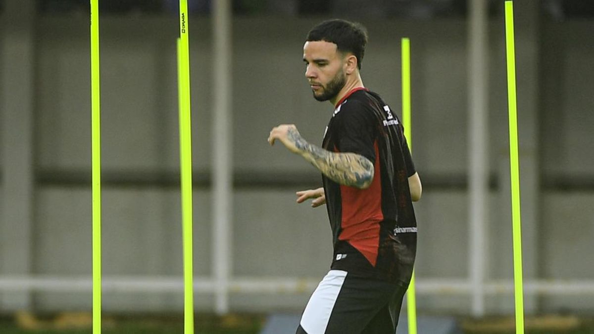 Verdonk Merasa Tua, Mulai Ragukan Masa Depan di Liga Top Eropa