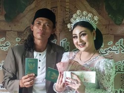 Pengusaha di Kalimantan Nikah Sederhana di KUA tapi Maharnya Rp 999.999.999