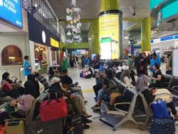 Stasiun Gambir Mulai Dipadati Pemudik Pagi Ini