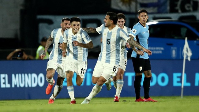 Argentina menghadapi Brasil dalam lanjutan Kualifikasi Piala Dunia 2026 di Buenos Aires, Rabu (26/3) WIB. Argentina bisa memastikan diri lolos di laga tersebut.