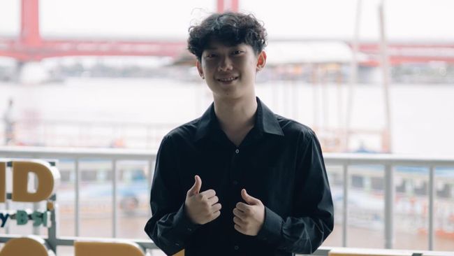 Content creator Willie Salim meminta maaf usai videonya kehilangan 200 kg rendang viral. Ia juga menampik tuduhan yang menyebut video merupakan setting-an.