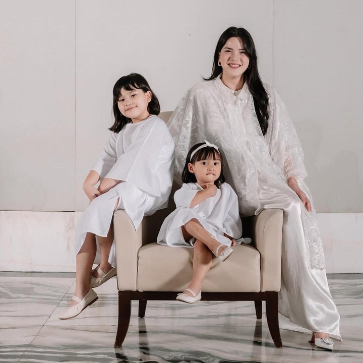 <p>Artis Alice Norin mengalami perdarahan yang sangat banyak pasca melahirkan anak keduanya pada 2020. Ia diketahui kehilangan darah hingga 3 liter dan harus dirawat di ruang ICU selama 2 hari. Setelah keluar dari ICU, Alice juga tak bisa langsung menyusui anaknya karena obat yang sedang ia konsumsi dapat memengaruhi ASI. (Foto: Instagram @alicenorin)</p>