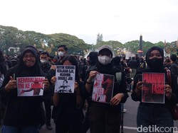 Demo Tolak UU TNI, Polisi: Mahasiwa Bakar Ban Bukan Pos Jaga