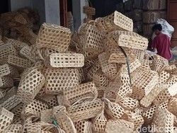 Cuan..Cuan..Cuan.. Perajin Keranjang Parsel di Tasikmalaya