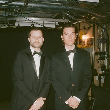 Lirik Lagu Heartbreak Can Wait - LANY