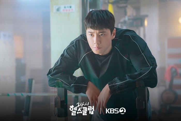 Lee Jun Young bertransformasi menjadi pemilik gym dalam proyek akting terbarunya./Foto: Soompi.com