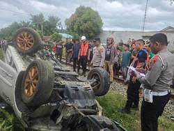 Minibus di Sumut Tertabrak Kereta Api Penumpang, 4 Orang Tewas
