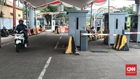 Truk hingga Mobil Pribadi Mulai Padati Pelabuhan Merak, Pemotor Sepi