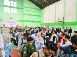 Cara Anak Muda Tasik Bagikan Ribuan Makanan Buka Puasa Tanpa Macet