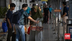 Pedagang Stasiun Kiaracondong Sebut Omzet Lebaran Tahun Ini Turun
