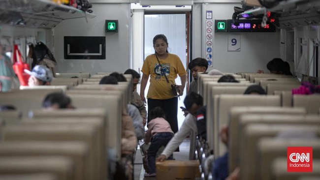 Pemerintah Indonesia menerapkan sejumlah diskon transportasi jelang Natal dan Tahun Baru (Nataru) 2025-2026, mulai dari tiket pesawat hingga kereta api.