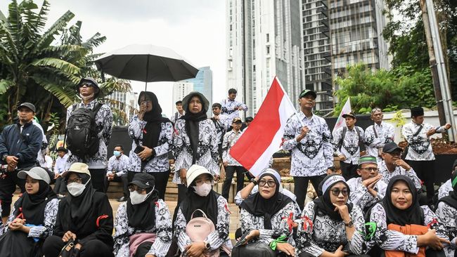 Apakah PPPK Bisa Diangkat Jadi PNS? Begini Aturannya Meskipun keduanya merupakan ASN, banyak yang menilai status PNS lebih menguntungkan dibandingkan PPPK. Lantas, apakah PPPK bisa diangkat jadi PNS?