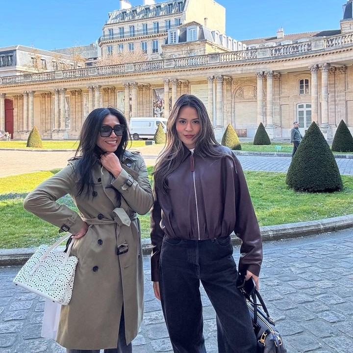 <p>Misalnya saja, perempuan 50 tahun ini ternyata cukup dekat dengan Raisa. Bahkan, saat Raisa berkunjung ke Paris, Anggun menemani pelantun lagu <em>Teka-Teki </em>itu jalan-jalan. Momen itu dibagikan langsung oleh Anggun melalui beberapa foto yang diunggah di akun Instagram pribadinya. (Foto: Instagram@anggun_cipta)</p>