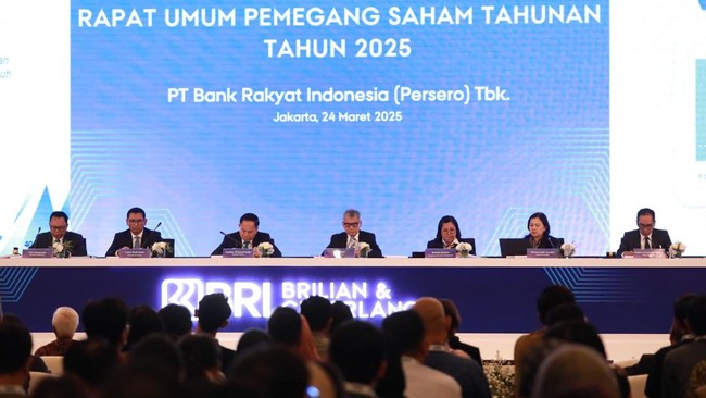 BRI membagikan dividen Rp51,73T, buyback saham Rp3T, serta mengubah jajaran direksi dan komisaris dalam RUPST 2025 untuk perkuat strategi bisnis.