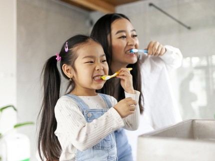 Awas Gigi Anak Berlubang, Ajarkan Kebiasaan Ini untuk Mencegahnya Bun