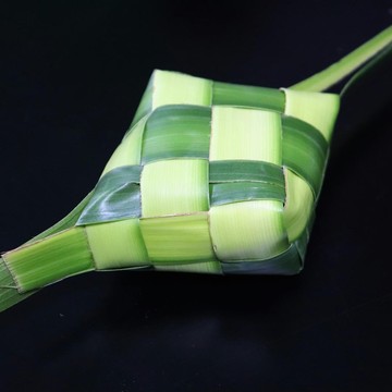 Ternyata Ini Kepanjangan Kata 'Ketupat', Makanan Tapi Punya Makna Mendalam!