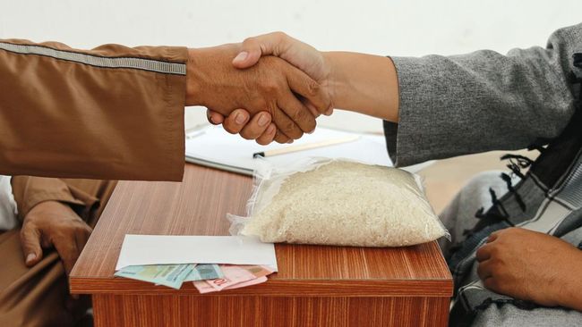 Ada dua jenis zakat yang wajib dikeluarkan oleh umat Islam, yaitu zakat fitrah dan zakat mal. Apa perbedaan zakat fitrah dan zakat mal?