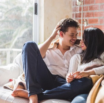 Nggak Cuma Cinta, 3 Faktor Ini Jadi Kunci Hubungan Langgeng Seumur Hidup
