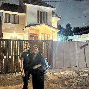 Potret Rumah yang Diberikan Ira Wibowo untuk Anak Sambung yang Baru Menikah