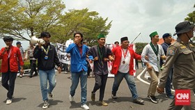 Aksi Mahasiswa Tolak UU TNI di Kepri, Ditemui Anggota DPRD