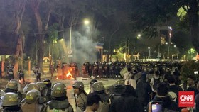 Massa Aksi Tolak UU TNI yang Ditangkap di Surabaya Capai 40 Orang