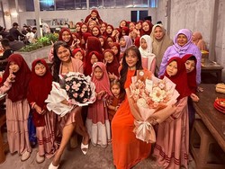 Rimigy Rihasalay dan Laurie Viel Berbagi dengan Anak Yatim di Momen Ultah