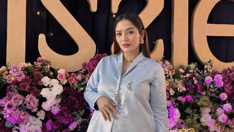 Siti Badriah Asik Kulineran di Thailand, Makan Mie hingga Tanghulu Siti Badriah Asik Kulineran di Thailand, Makan Mie hingga Tanghulu