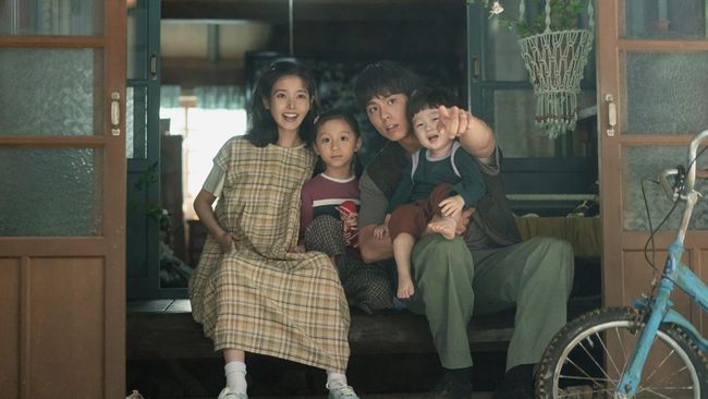Berikut daftar lengkap pemenang Blue Dragon Series Awards 2025, didominasi When Life Gives You Tangerine dan The Trauma Code.