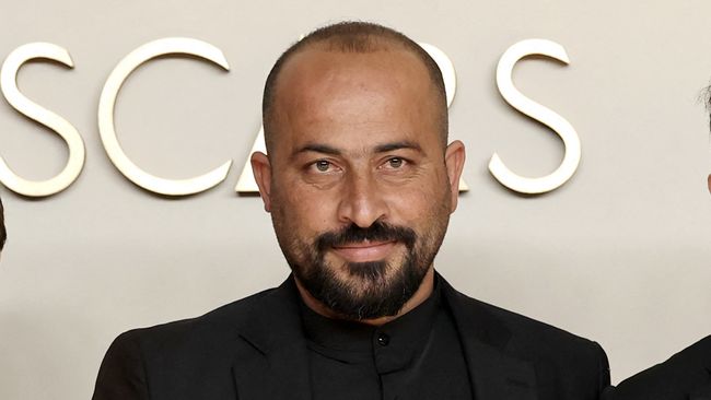 Berikut profil Hamdan Ballal, sutradara asal Palestina penggarap No Other Land yang diserang oleh warga dan militer Israel dan hilang hingga saat ini.