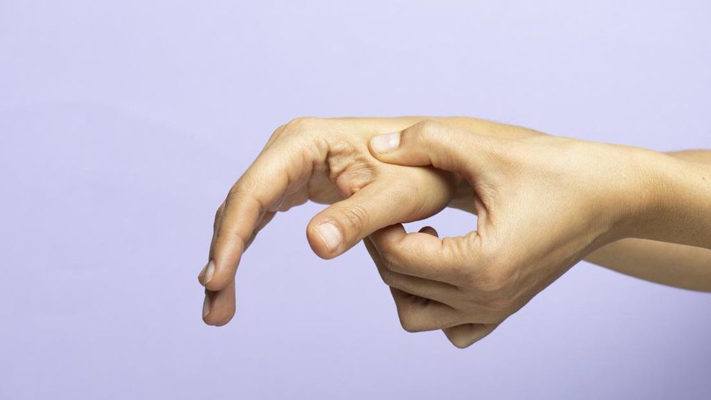 Sering Kretek Jari? Waspadai Dampaknya bagi Kesehatan Sendi